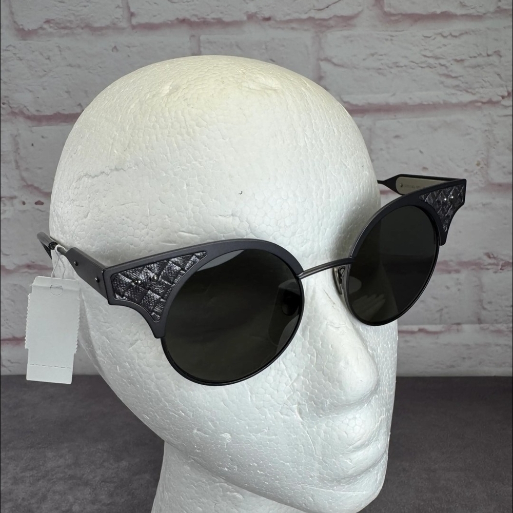 Stylish Black Cat-Eye Sunglasses